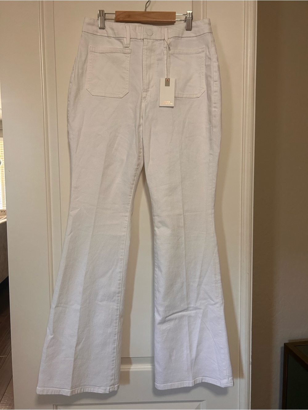 🤍🇺🇸NWT🇺🇸🤍Good American White Denim Flare Jeans🇺🇸🤍